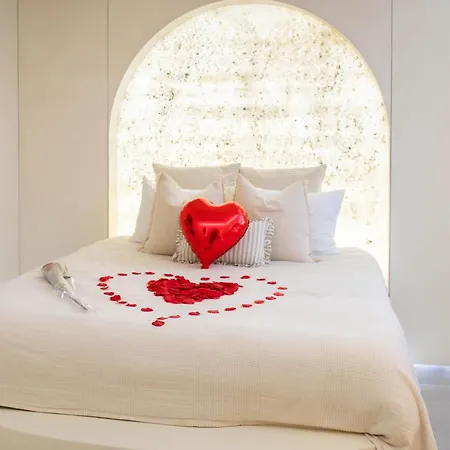 La Grecque Apartment