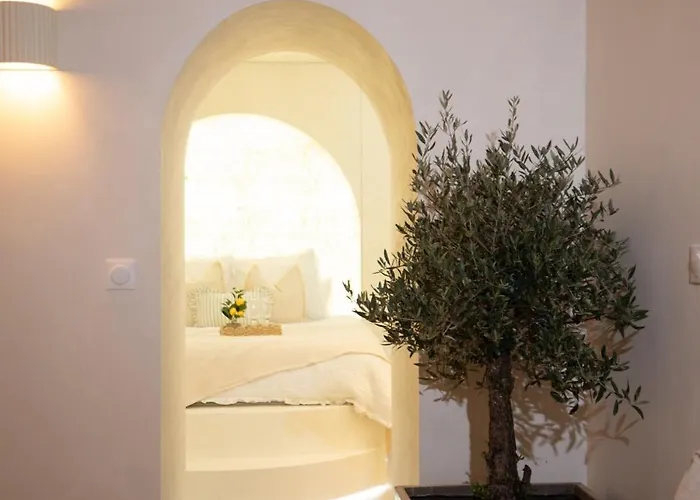 La Grecque Apartment